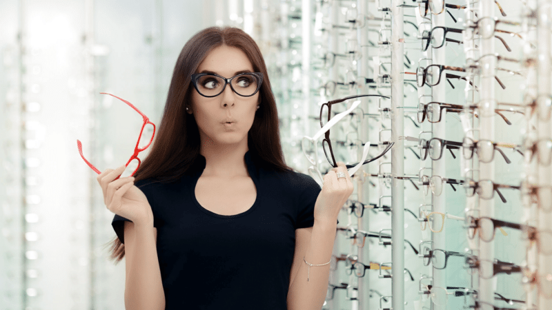 Comment choisir ses lunettes ? Nos conseils pour ne pas regretter votre choix plus tard !