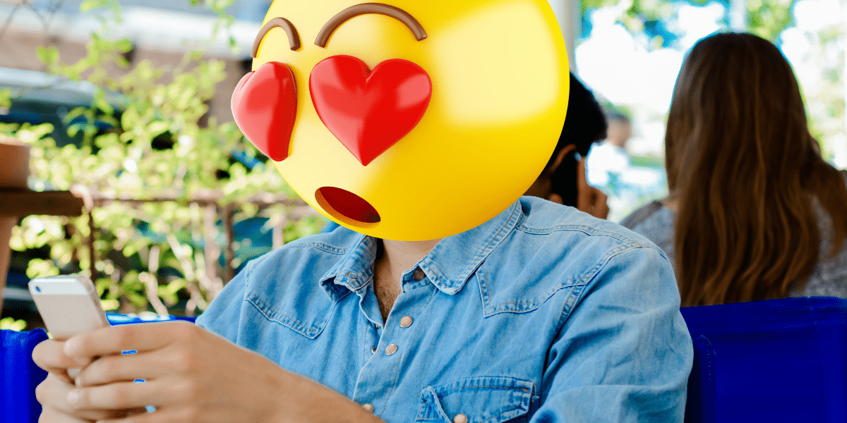Réseaux sociaux : connaissez-vous le sens caché de certains émoticones ? Vous allez être surpris !