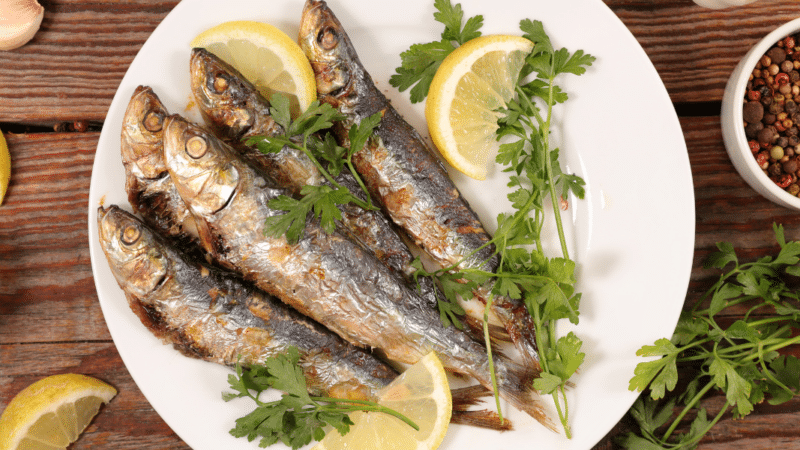 Barbecue : Bientôt la saison des sardines grillées ! Comment éviter qu’elles ne collent à la grille du barbecue ?