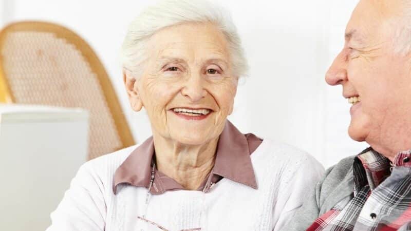 Comment préparer son entrée en maison de retraite ?