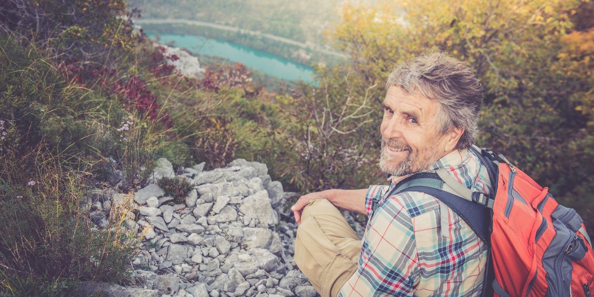 Jean : J’ai déménagé à 62 ans, loin de mes amis et de ma famille, pour réaliser mon rêve de vivre à la montagne et je me sens revivre.