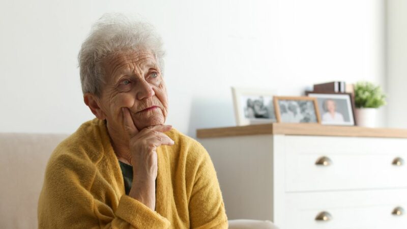 Rompre la solitude après 60 ans, c’est possible : découvrez les activités sociales incontournables pour un quotidien plus riche !