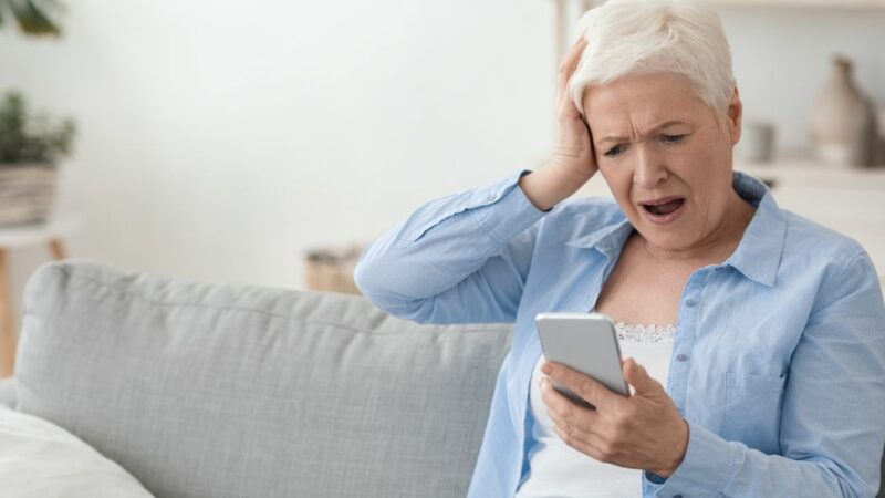 Pièges numériques : comment les seniors deviennent des cibles faciles sur les réseaux sociaux ?