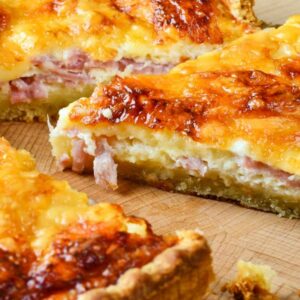 Réchauffez vos soirées avec ma quiche lorraine croustillante et onctueuse !