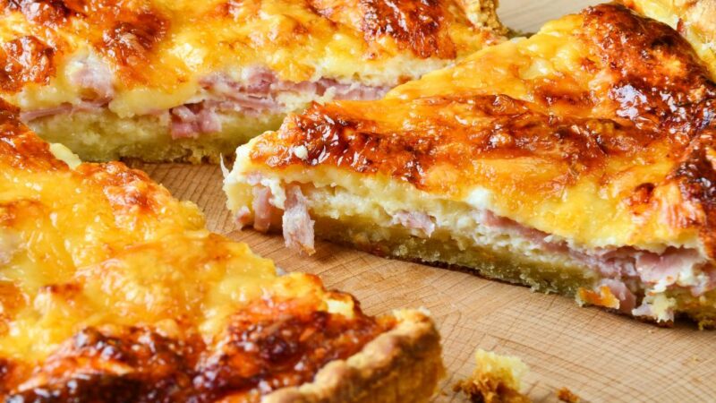 Réchauffez vos soirées avec ma quiche lorraine croustillante et onctueuse !