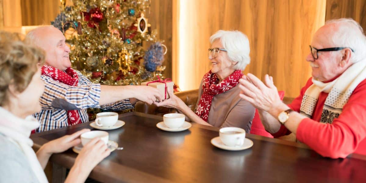 Vous ne devinerez jamais comment ces seniors ont réinventé la magie de Noël !