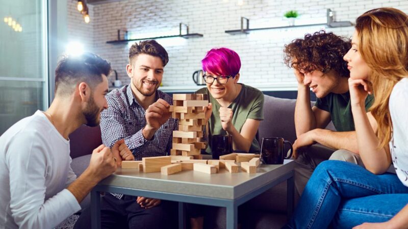 Envie de vous évader en vous amusant? Découvrez les bars à jeux de société !