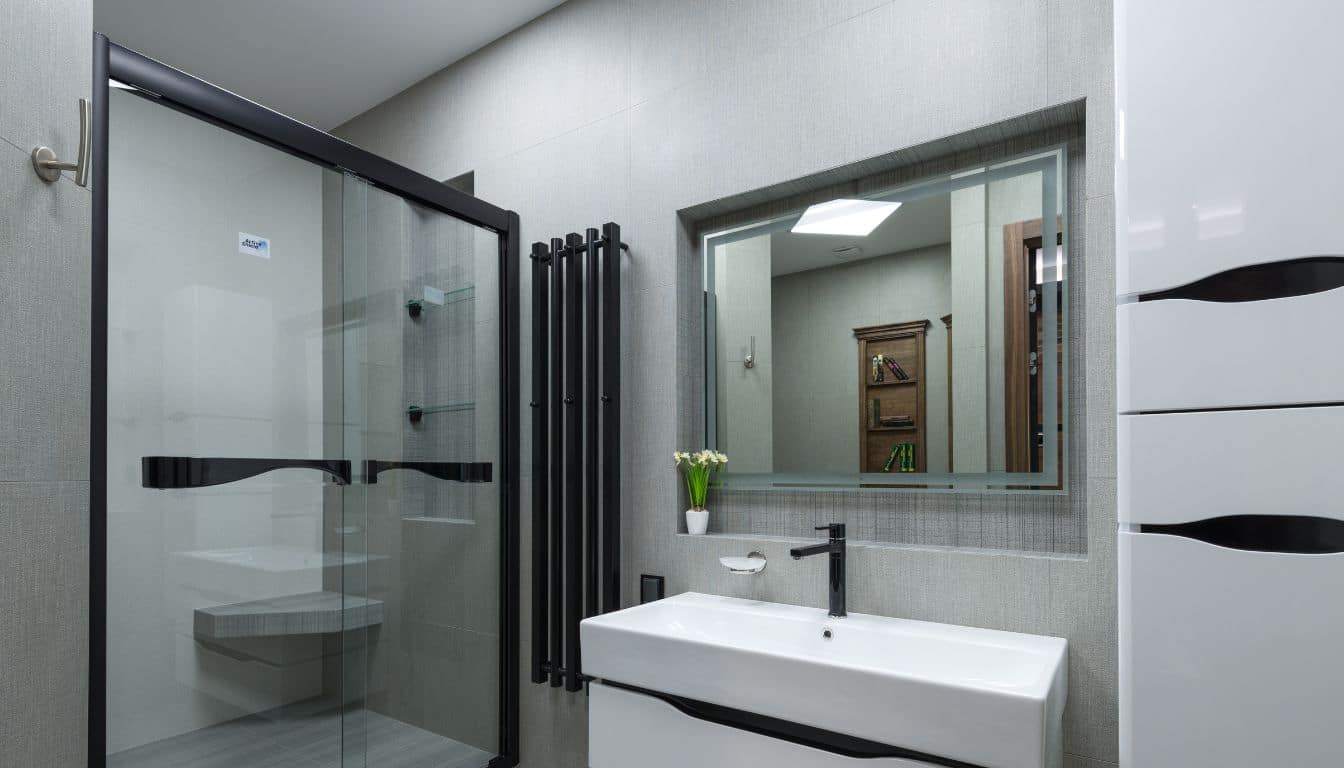 Remplacer sa baignoire par une douche sécurisée senior