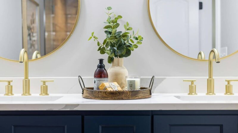 Idées ingénieuses pour une salle de bain élégante et impeccable dans les moindres détails!