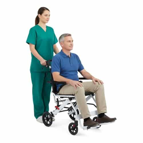Fauteuil roulant pliable léger, cadre en acier au carbone ultra portable avec caractéristiques de sécurité réglables, main courante pivotante à 280°, pneus en polyuréthane, capacité de poids de 330